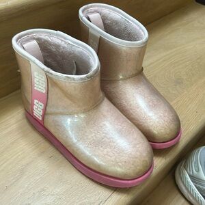 Ugg Kids Fleece Lined Boots, Size 4 Kids